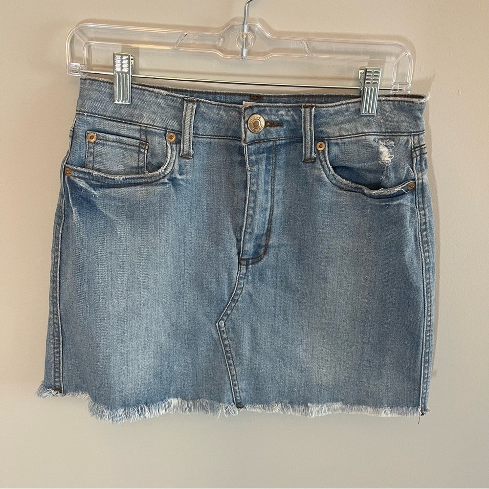 STS Emily Mini Skirt Light Blue Denim Frayed Hem Distressed Size 28